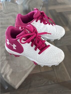 Under Armour Kids White and Hot Pink Soccer Cleats